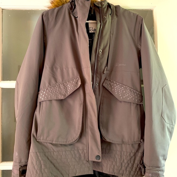 Small Ripzone Ladies Winter Jacket - Picture 1 of 3